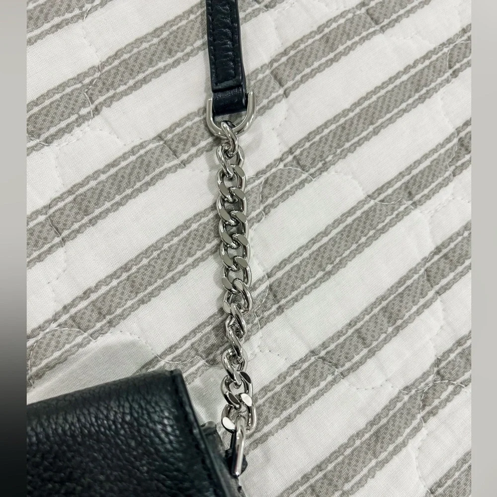 Like New Michael Kors Black Crossbody - Picture 5 of 9